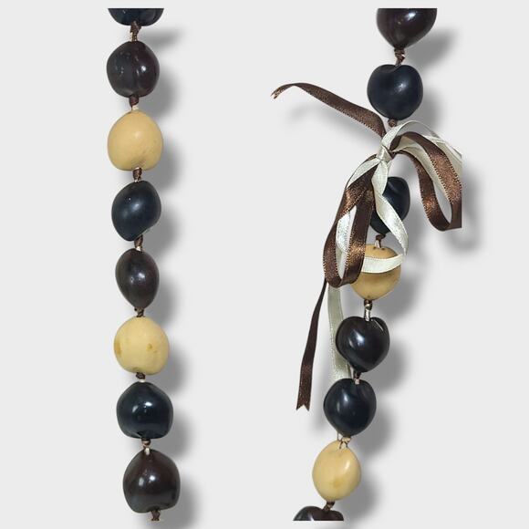 Vintage Hawaiian Kukui Nut Lei Necklace 32"‎ - Picture 4 of 7